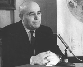 Проф. Ю.Н.Липский (1909-1978) - создатель отдела физики Луны и планет и первого полного глобуса Луны